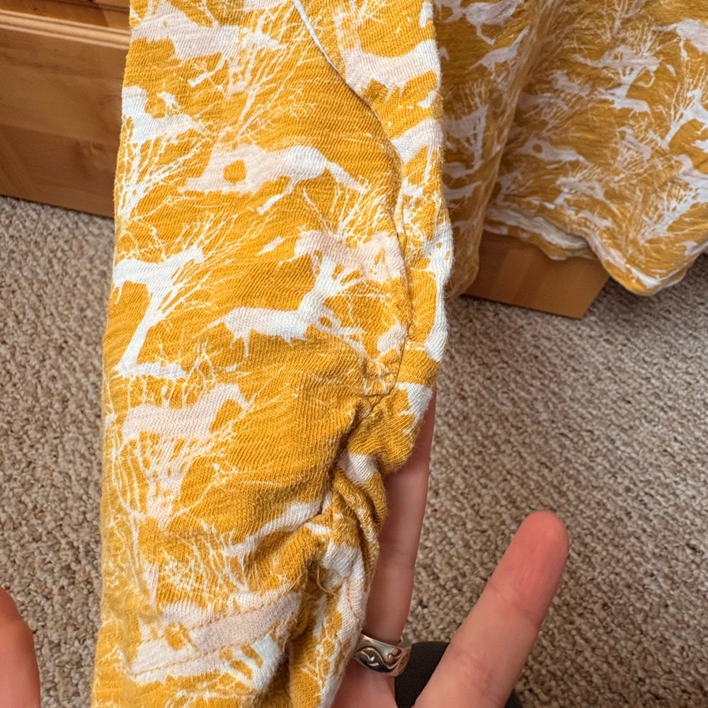 Mustard Yellow and White Horse Patterned Top - Picture 4 of 4
